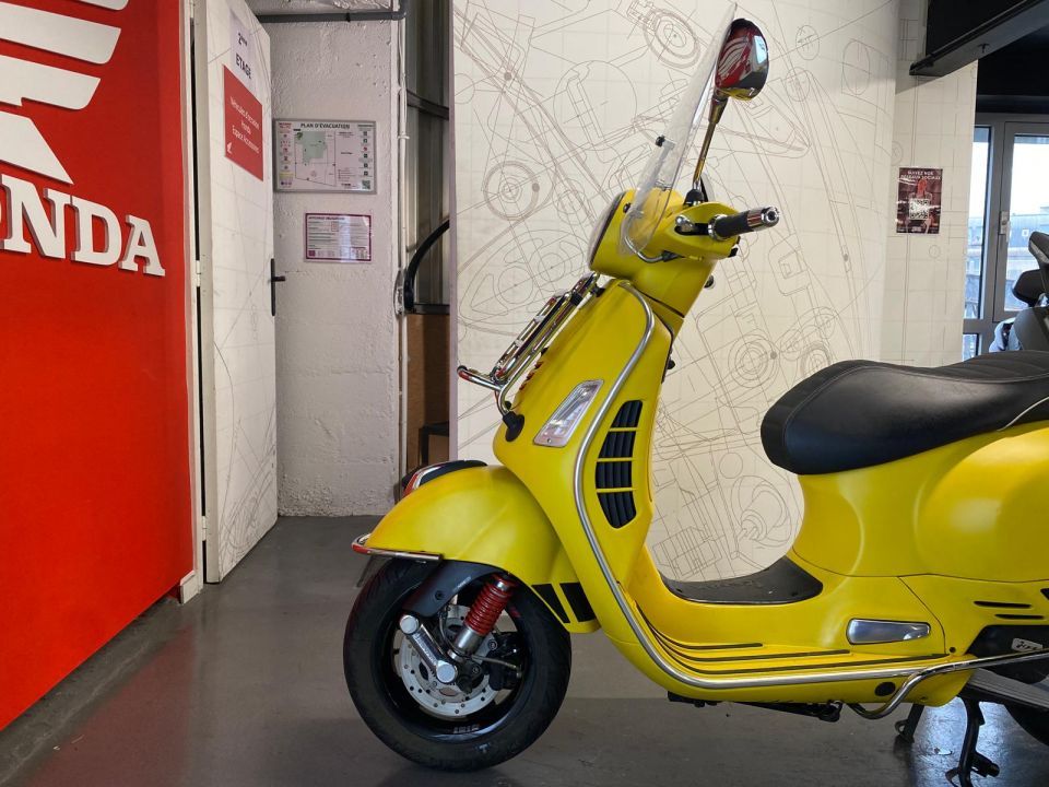 VESPA GTS 125IE SUPER 4