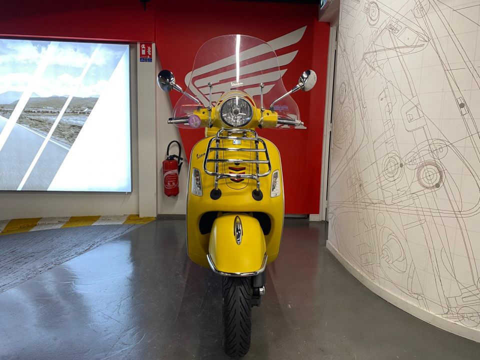 VESPA GTS 125IE SUPER 4