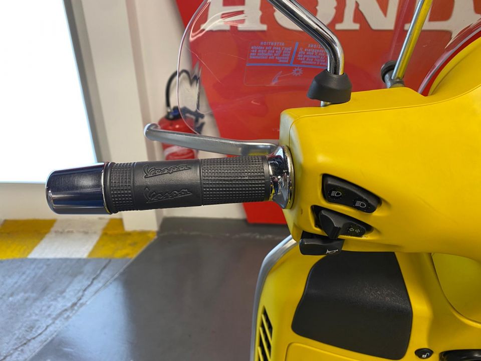 VESPA GTS 125IE SUPER 4