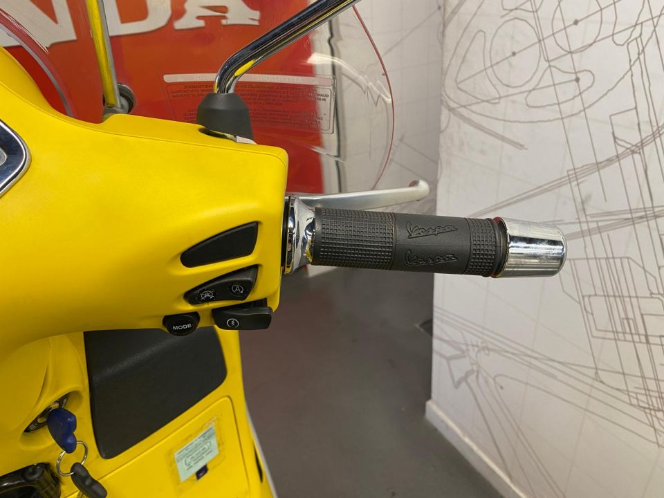 VESPA GTS 125IE SUPER 4