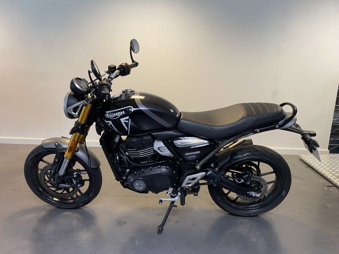 TRIUMPH SPEED 400 4
