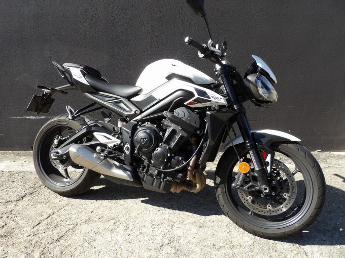 TRIUMPH STREET TRIPLE 765 R 4