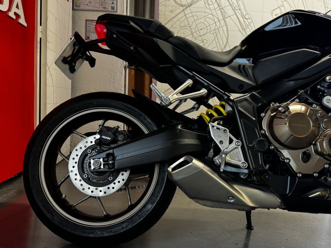 HONDA CB 650 R 4