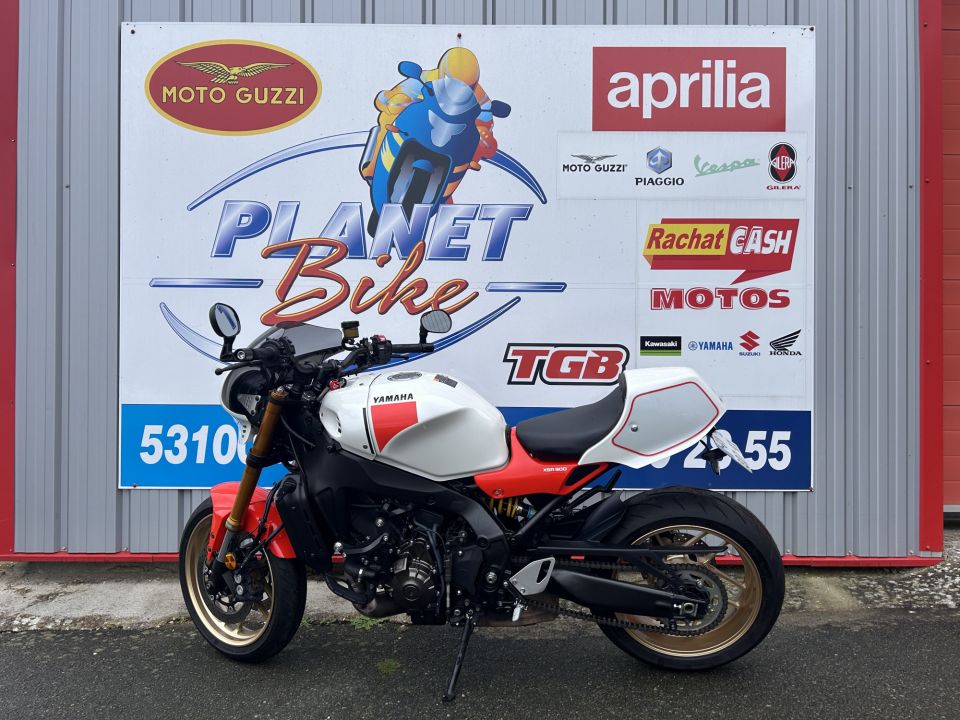 YAMAHA XSR 900 4