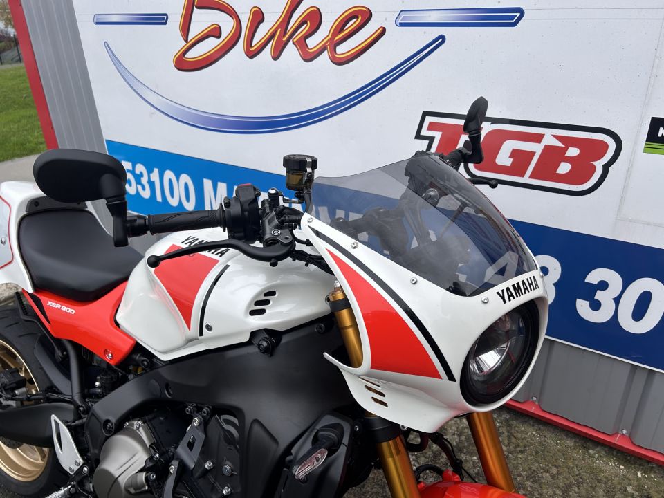 YAMAHA XSR 900 4