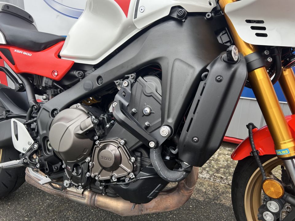 YAMAHA XSR 900 4