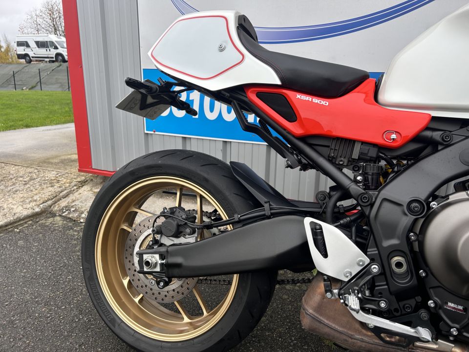 YAMAHA XSR 900 4