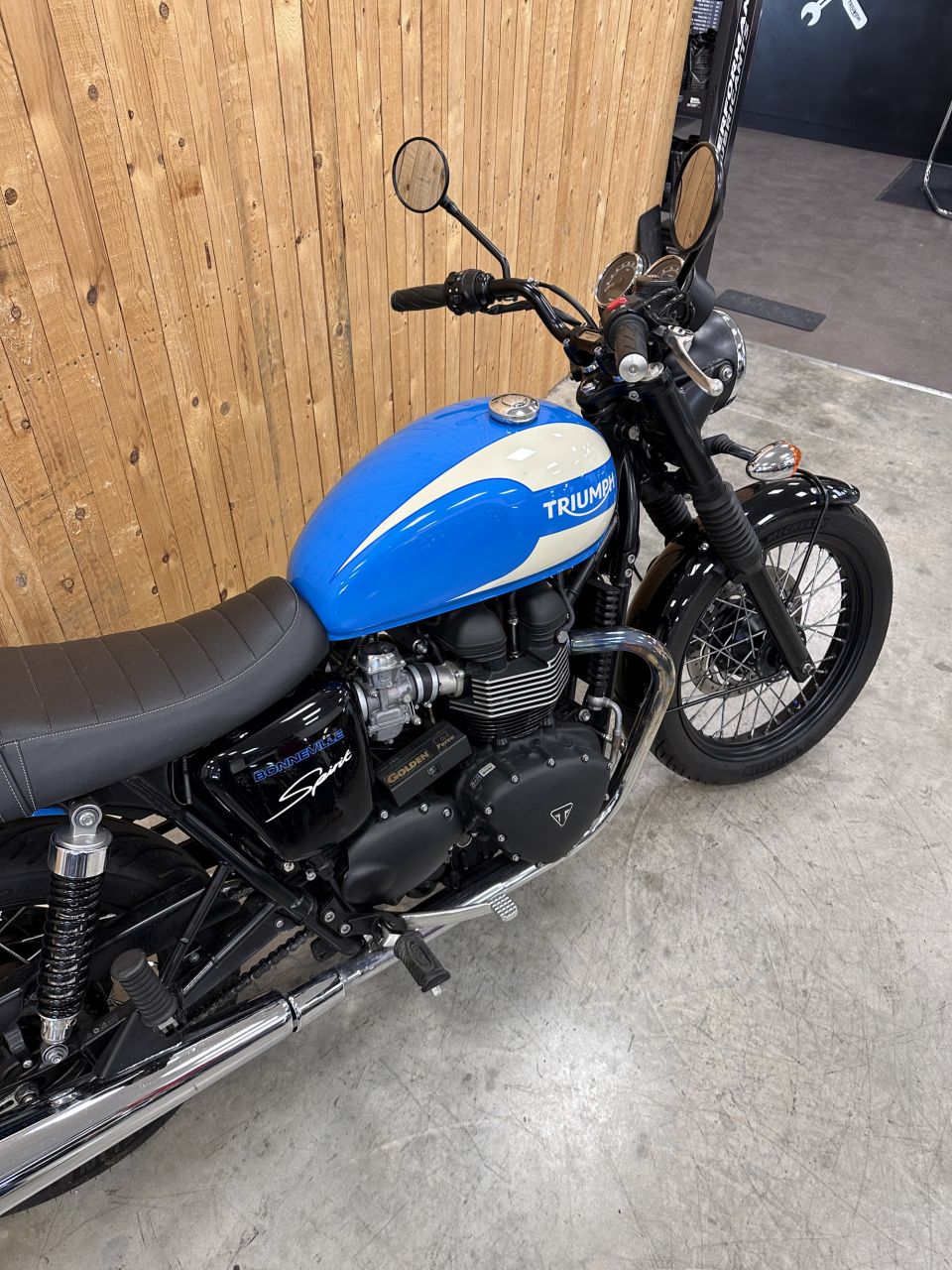 TRIUMPH Bonneville T100 4