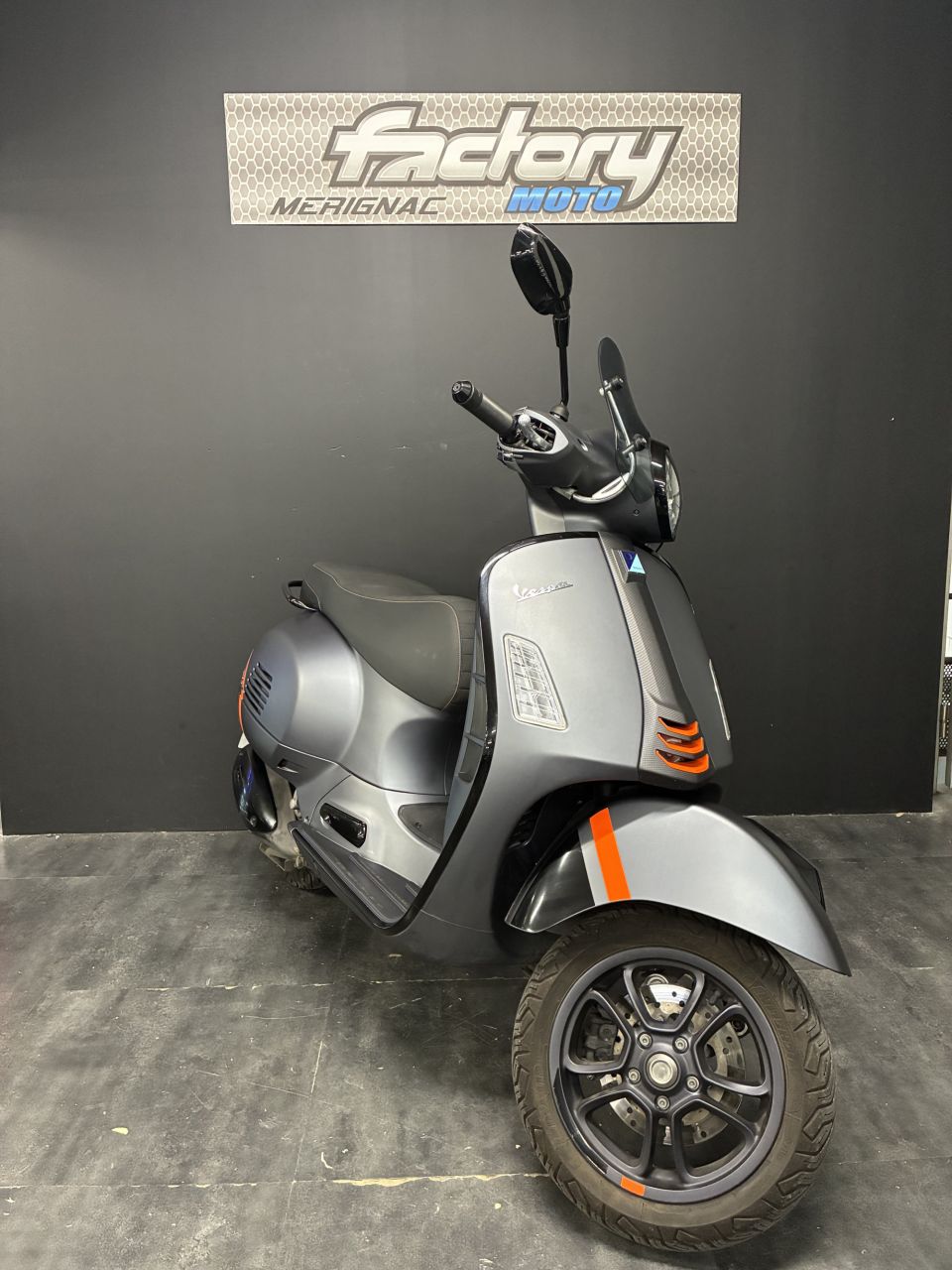 VESPA GTS 300 SUPER 4