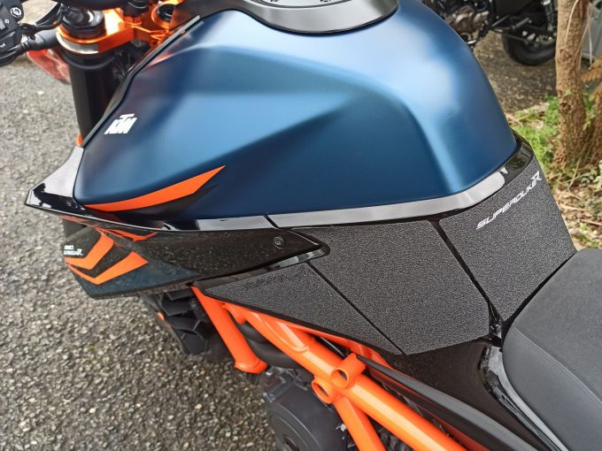 KTM 1290 SUPER DUKE R EVO 4