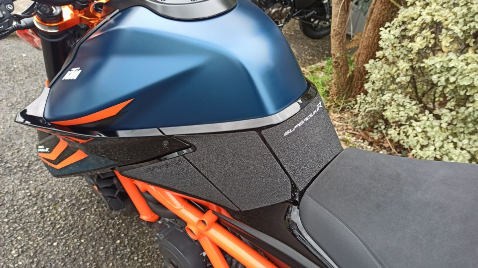 KTM 1290 SUPER DUKE R EVO 4
