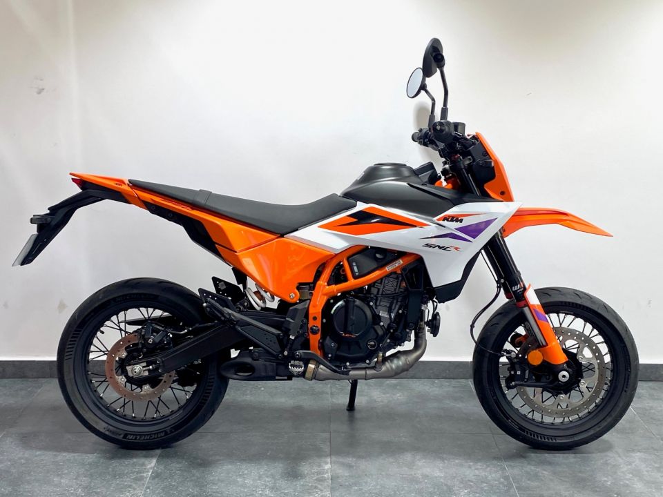 KTM 390 SMCR 4