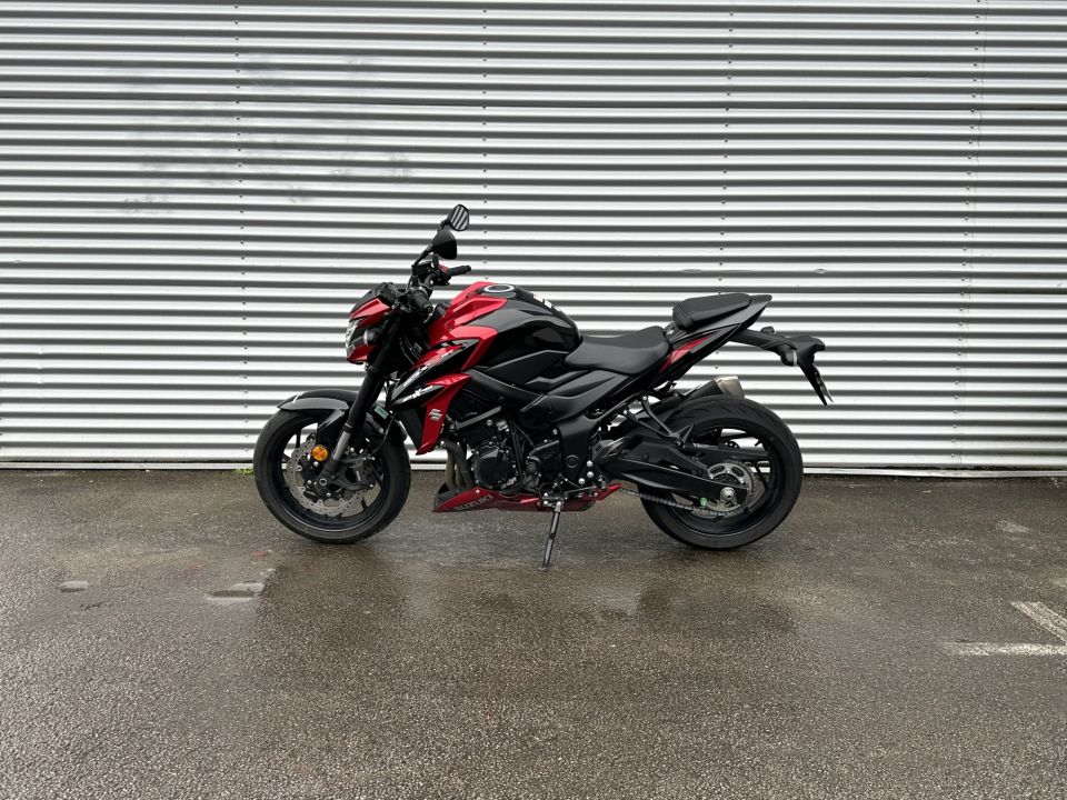 SUZUKI GSX-S 750 4
