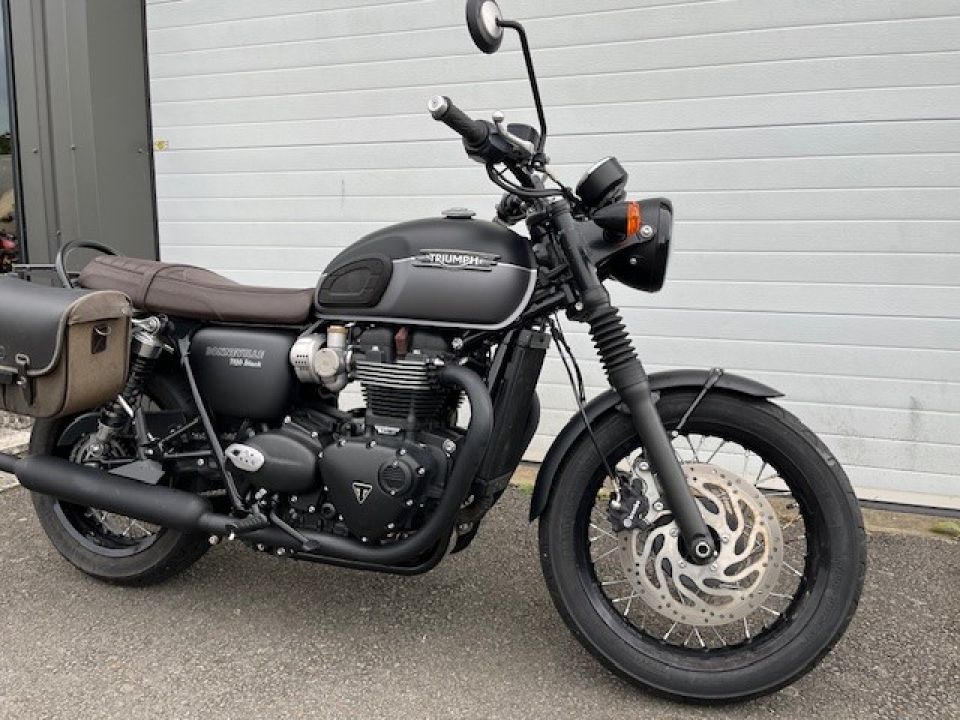 TRIUMPH Bonneville T120 Black 4