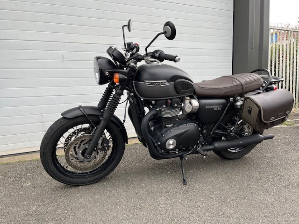 TRIUMPH Bonneville T120 Black 4