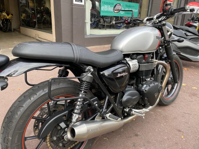 TRIUMPH STREET TWIN  900 4