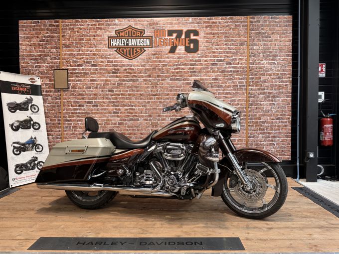 HARLEY-DAVIDSON TOURING ELECTRA GLIDE 1800 ULTRA CVO 4