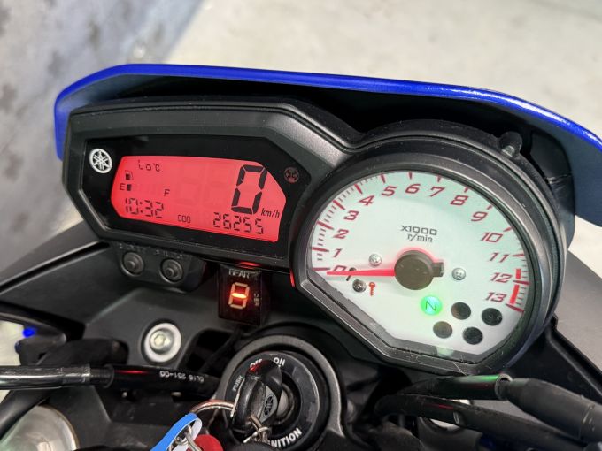 YAMAHA FZ8 RACE BLUE 4