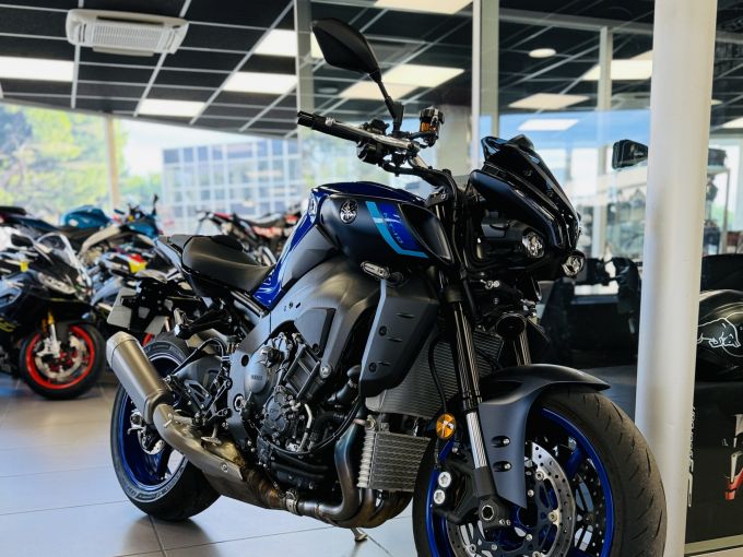 YAMAHA MT-10 4