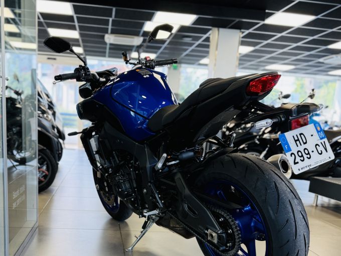 YAMAHA MT-10 4
