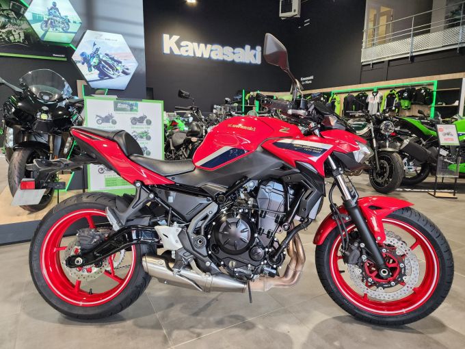 KAWASAKI Z 650 (47.5CV) 4