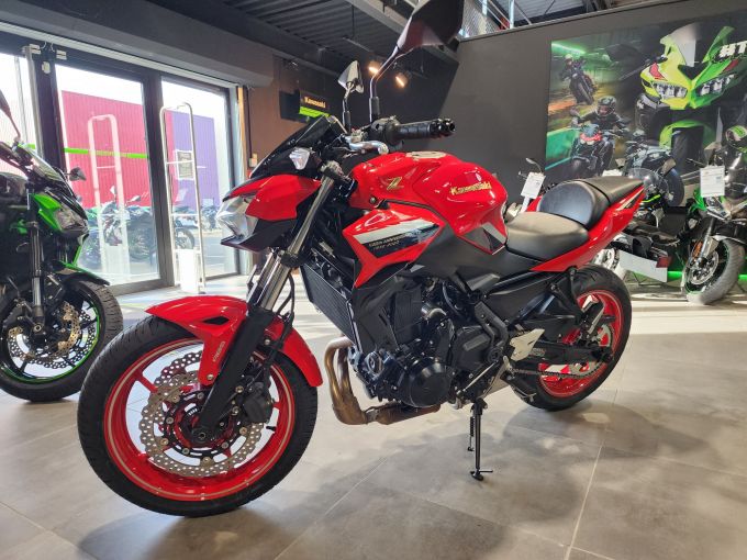 KAWASAKI Z 650 (47.5CV) 4