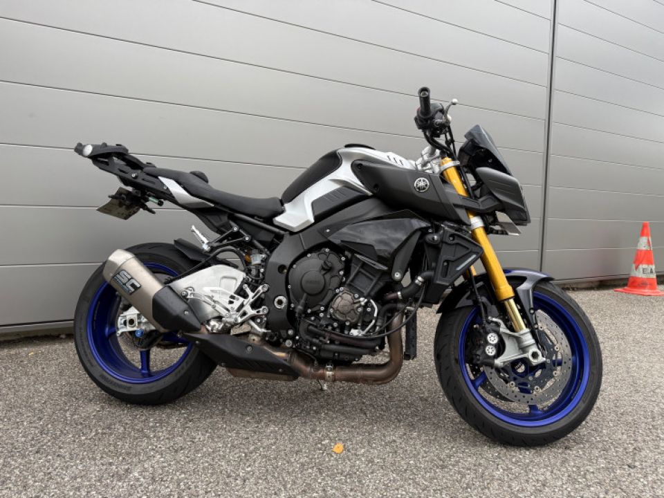 YAMAHA MT-10 4