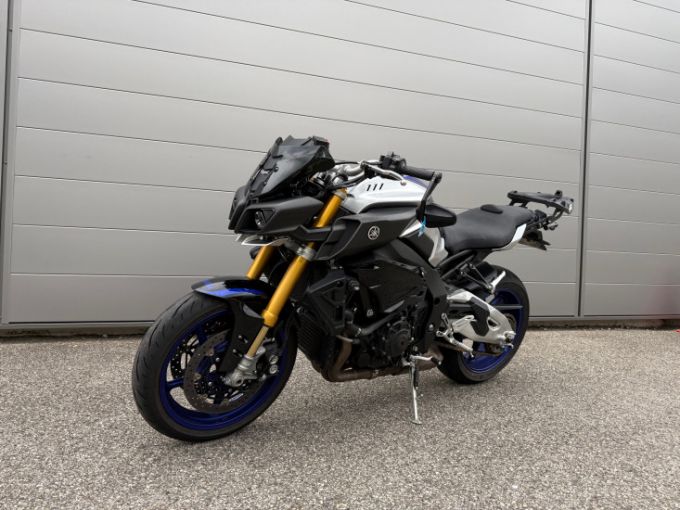 YAMAHA MT-10 4
