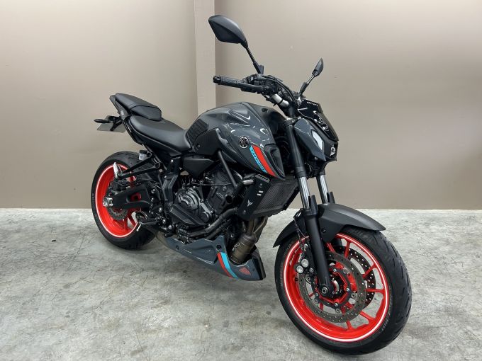 YAMAHA MT-07 (47.5CV) 4