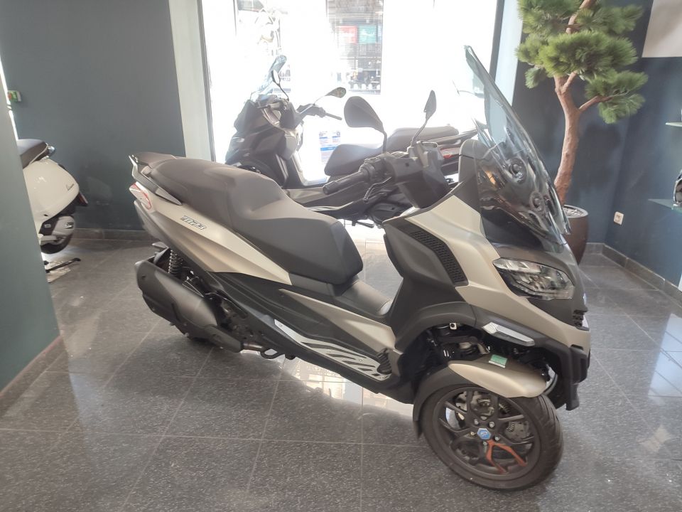 PIAGGIO MP3 530 HPE EXCLUSIVE 4