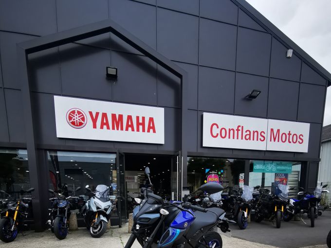 YAMAHA MT-125 4