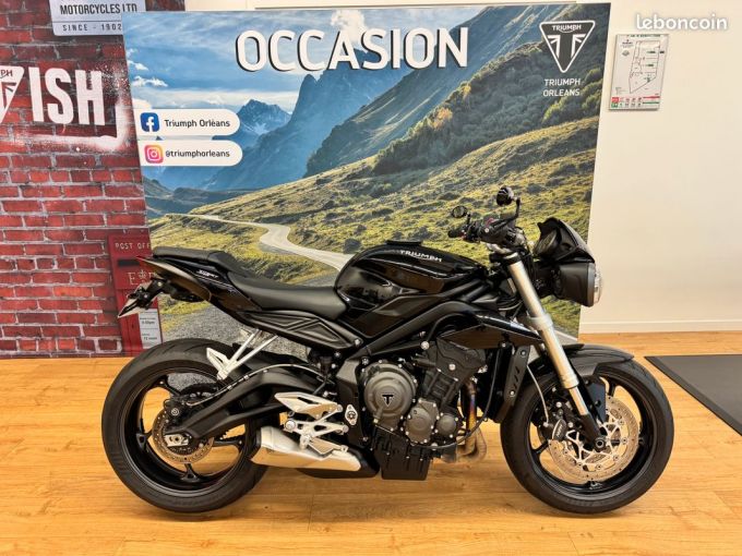 TRIUMPH STREET TRIPLE 660 S 4