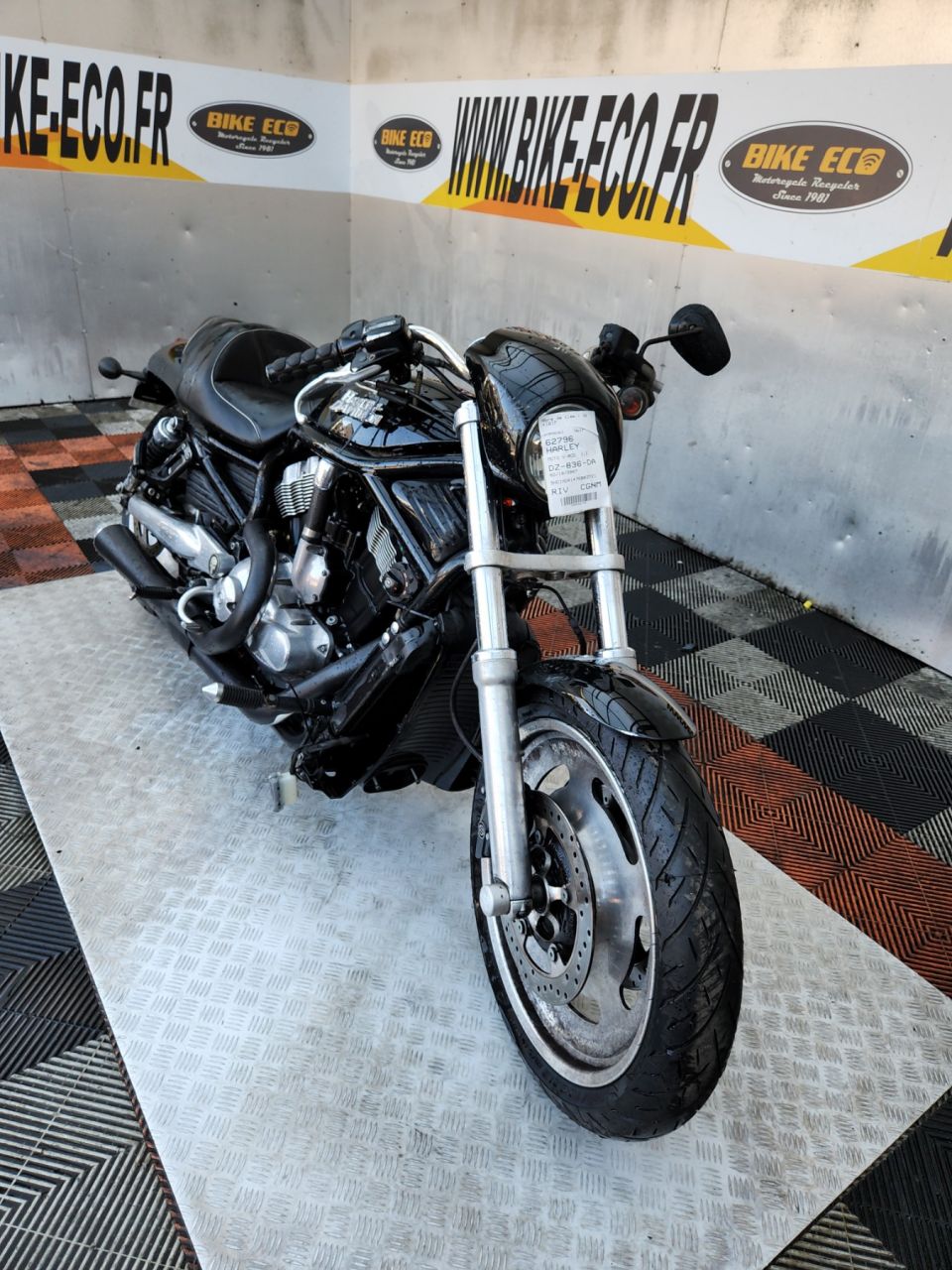 HARLEY-DAVIDSON V-ROD 1130 4