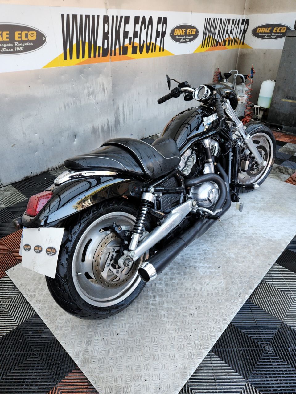 HARLEY-DAVIDSON V-ROD 1130 4