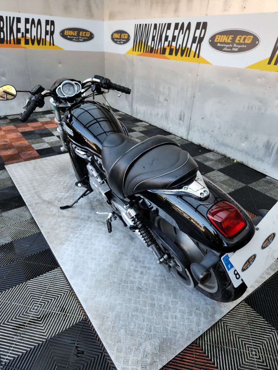 HARLEY-DAVIDSON V-ROD 1130 4