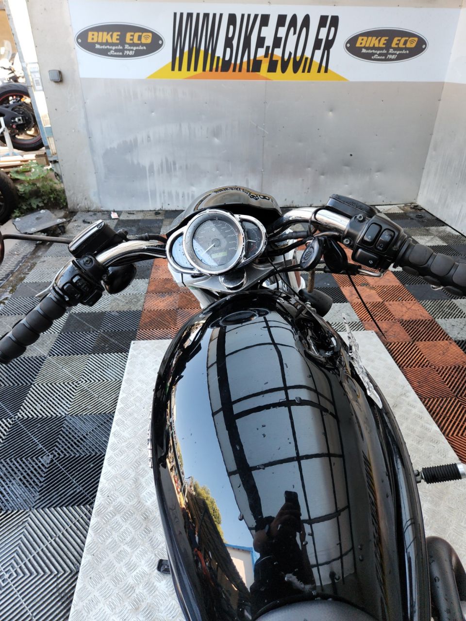 HARLEY-DAVIDSON V-ROD 1130 4