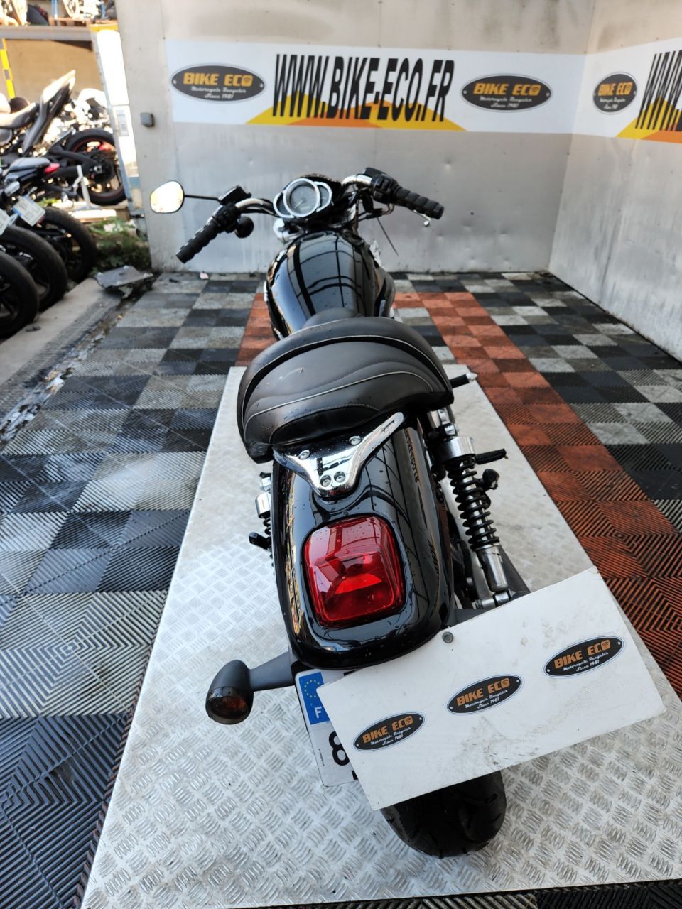 HARLEY-DAVIDSON V-ROD 1130 4