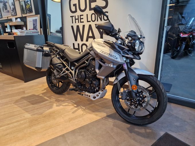 TRIUMPH TIGER 800 XRX LOW 4