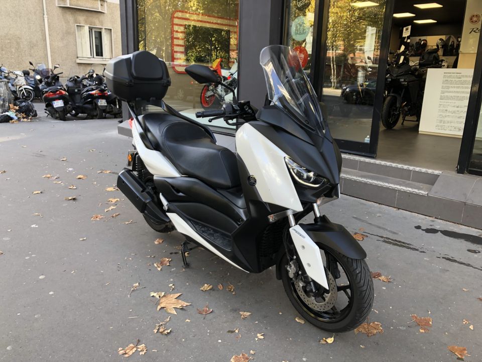 YAMAHA XMAX 300 4