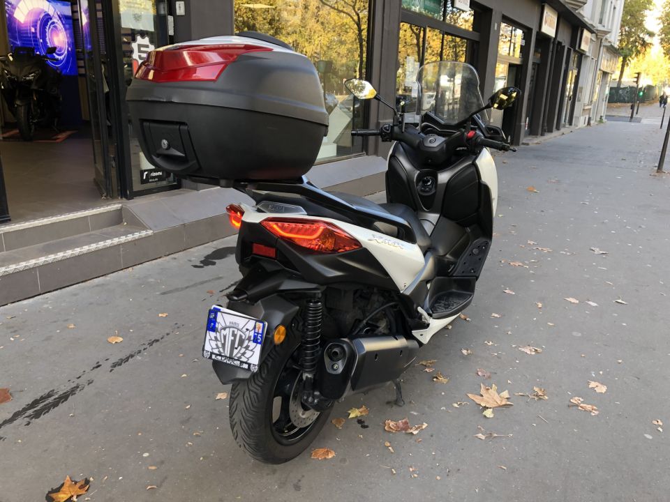 YAMAHA XMAX 300 4