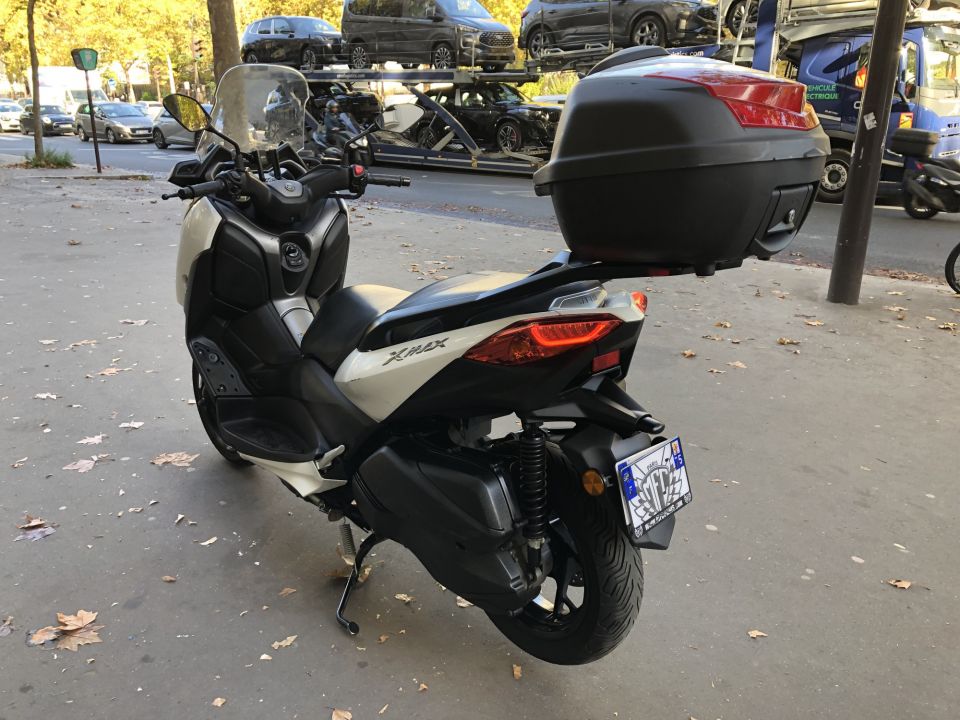 YAMAHA XMAX 300 4