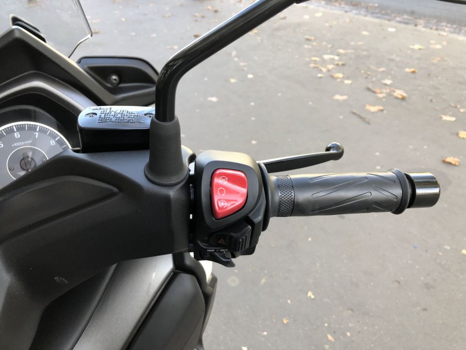 YAMAHA XMAX 300 4