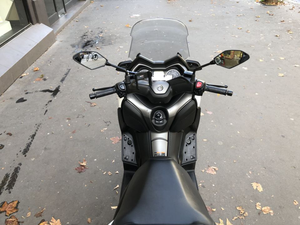YAMAHA XMAX 300 4