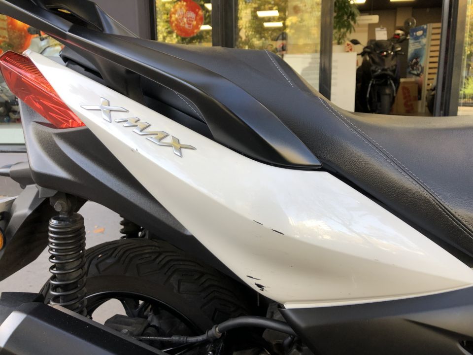 YAMAHA XMAX 300 4