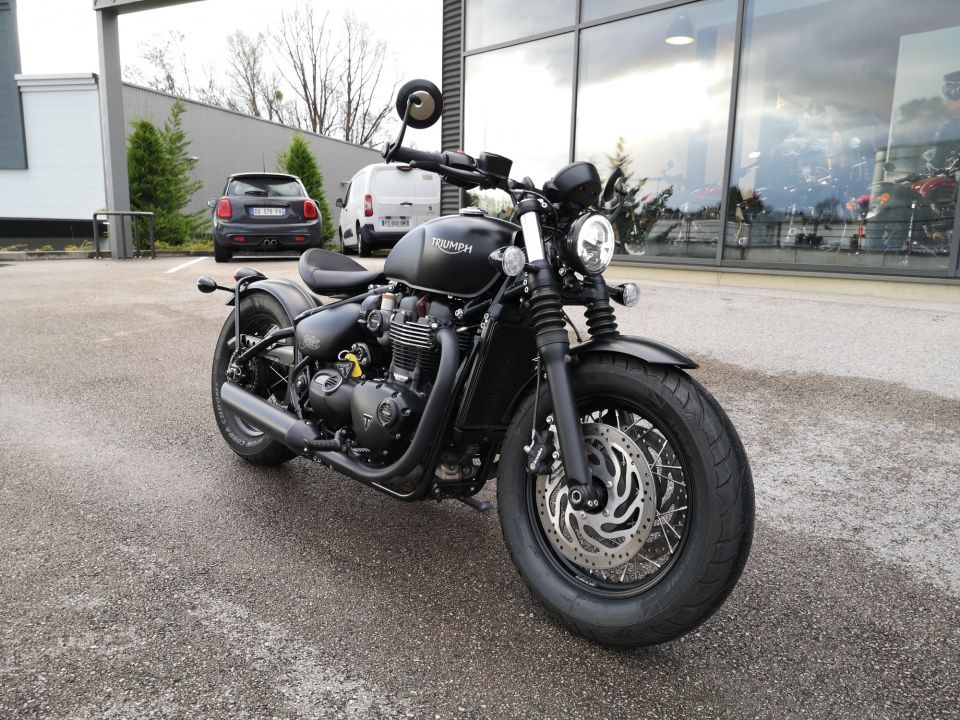 TRIUMPH Bonneville Bobber 1200 4