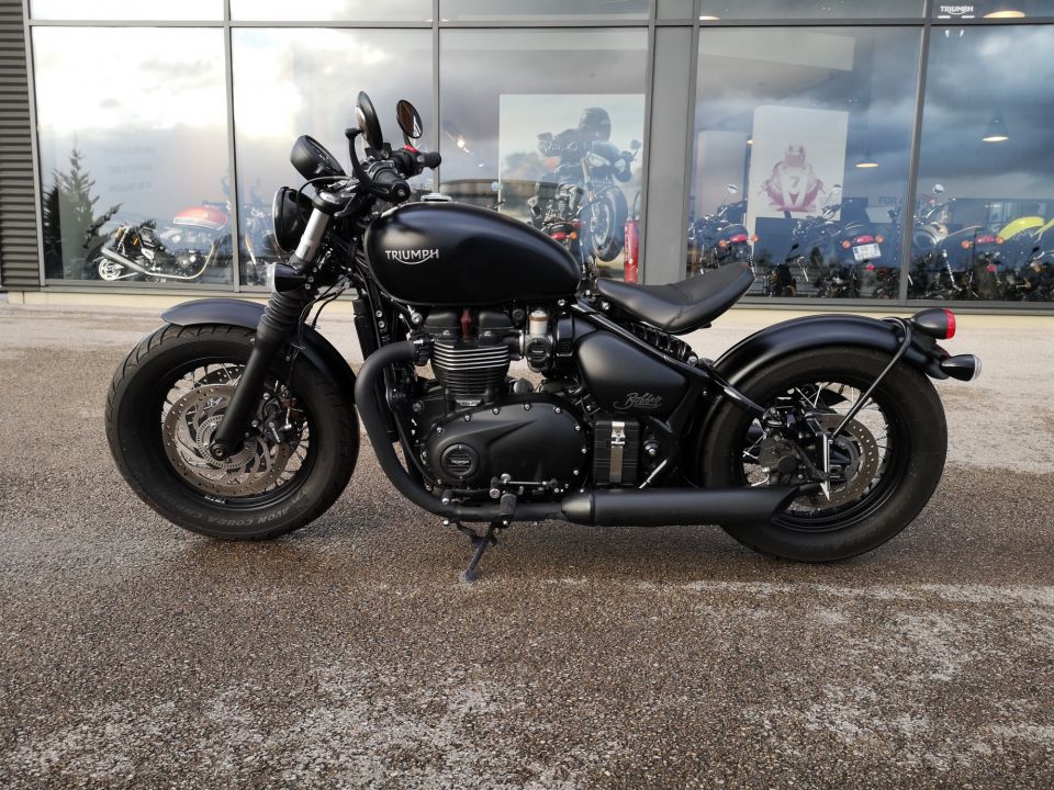 TRIUMPH Bonneville Bobber 1200 4