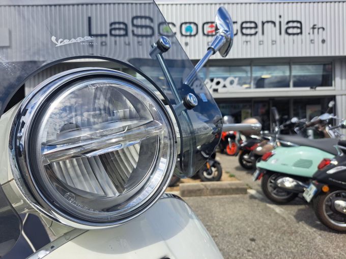VESPA PRIMAVERA 125 YATCH 4