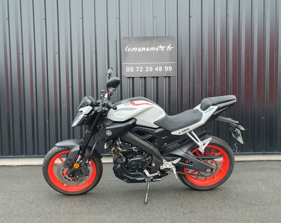 YAMAHA MT-125 ABS 4