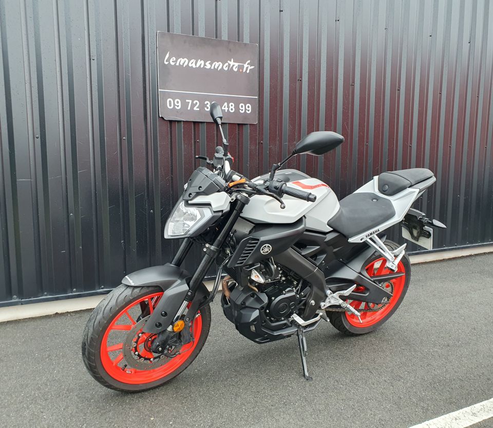 YAMAHA MT-125 ABS 4