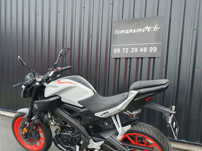 YAMAHA MT-125 ABS 4
